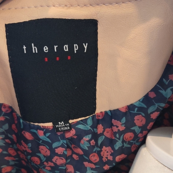 Therapy Cream Faux Leather Jacket Slim Fit Round Neck Women's Size Medium - Picture 3 of 12